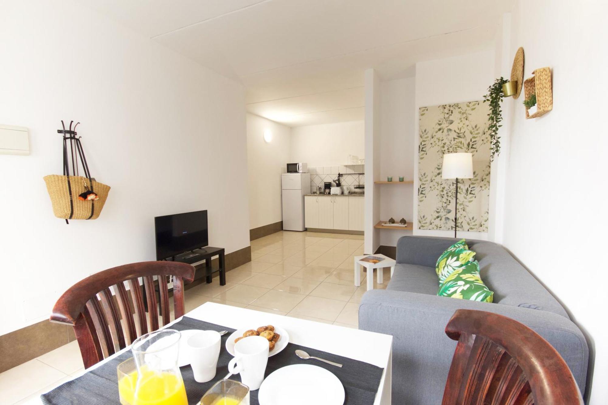 Apartamentos A 10 Minutos Del Aeropuerto Carrizal ห้อง รูปภาพ