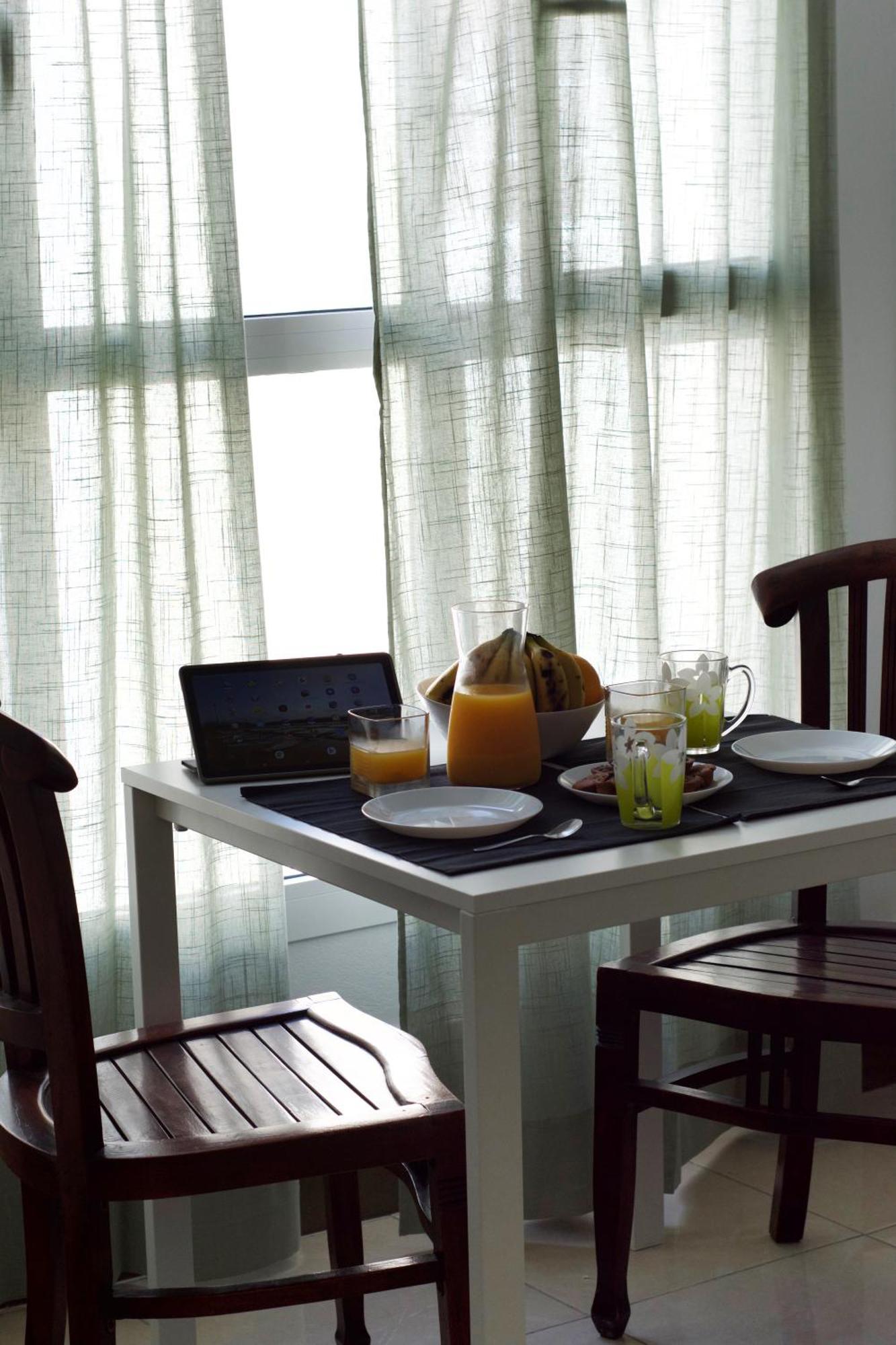 Apartamentos A 10 Minutos Del Aeropuerto Carrizal ภายนอก รูปภาพ